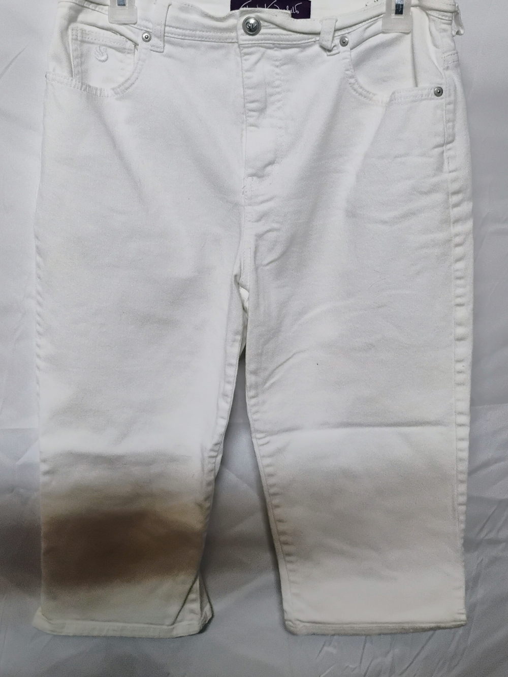 Gloria Vanderbilt White Capris